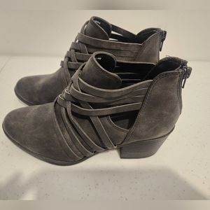 Time & Tru Ankle Boots 7.5